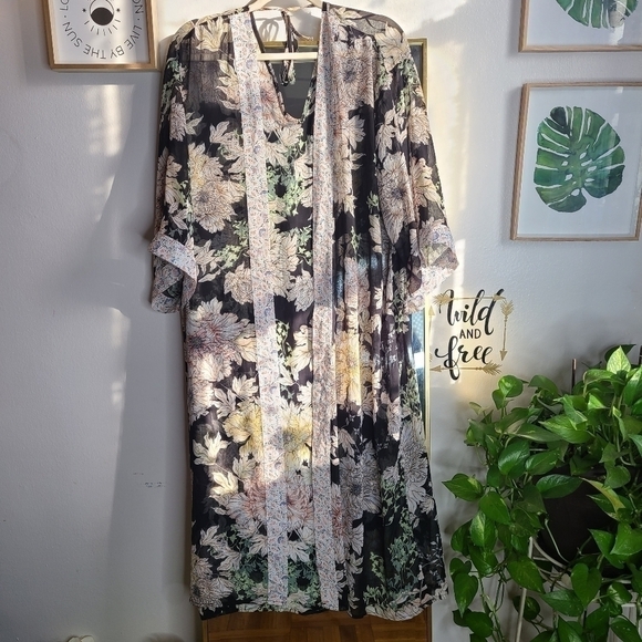 Band of Gipsies Border Print Long Kimono - Picture 2 of 13